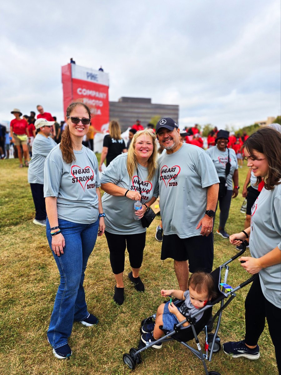 <a href="/DFWHCouncil/">DFW Hospital Council</a> and <a href="/DFWHCF/">DFWHCFoundation</a> employees participate in <a href="/AmericanHeartTX/">American Heart Texas</a> Dallas Heart Walk! #heartwalk #communityhealth #communityoutreach 
dfwhc.org/dfwhc-employee…