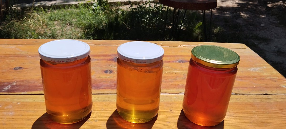 Yeni sezon bal satışlarımız başladı🍯
Erzurum yayla çiçek balı🍯
Kendi üretimimiz olup analiz raporu mevcuttur🍯
Süzme
Karakovan
Normal petek🍯