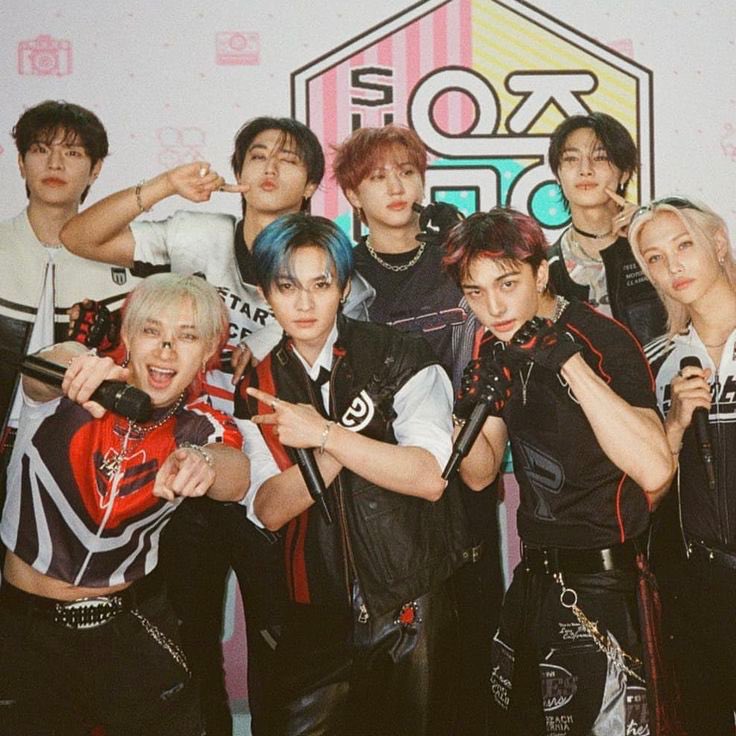 hjspopbase's tweet image. THE 2ND ROUND HAS STARTED ‼️

STRAY KIDS will perform at MAMA after 3 years, let’s make sure they leave with a Daesang and vote our hearts out!

1 RT = 1 VOTE 🗳️ 
1 COMMENT = 1 VOTE 🗳️ 
🔁 = 2 VOTES 🗳️ 

I Vote for #Straykids on #2025MAMAVOTE