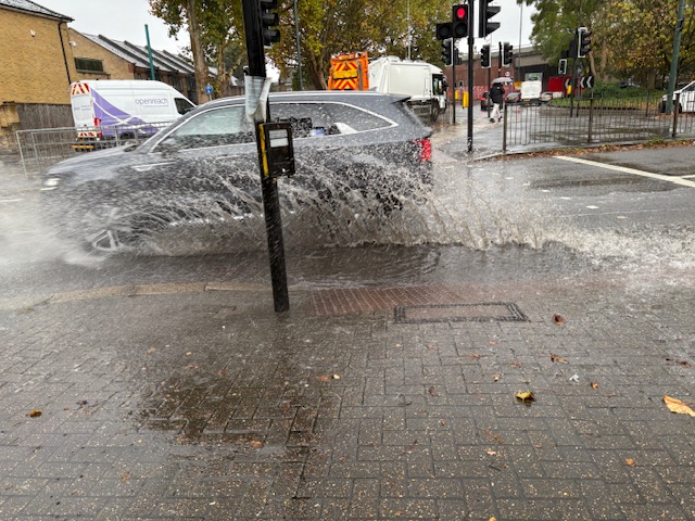 Impossible to use the crossing over Chiswick High Road near Chiswick roundabout yesterday. Spray from cars stretched well over the pavement; it almost reached the boundary of the car dealership when a lorry pounded through. I've reported it to <a href="/TfL/">TfL</a> which will clear the gullies.