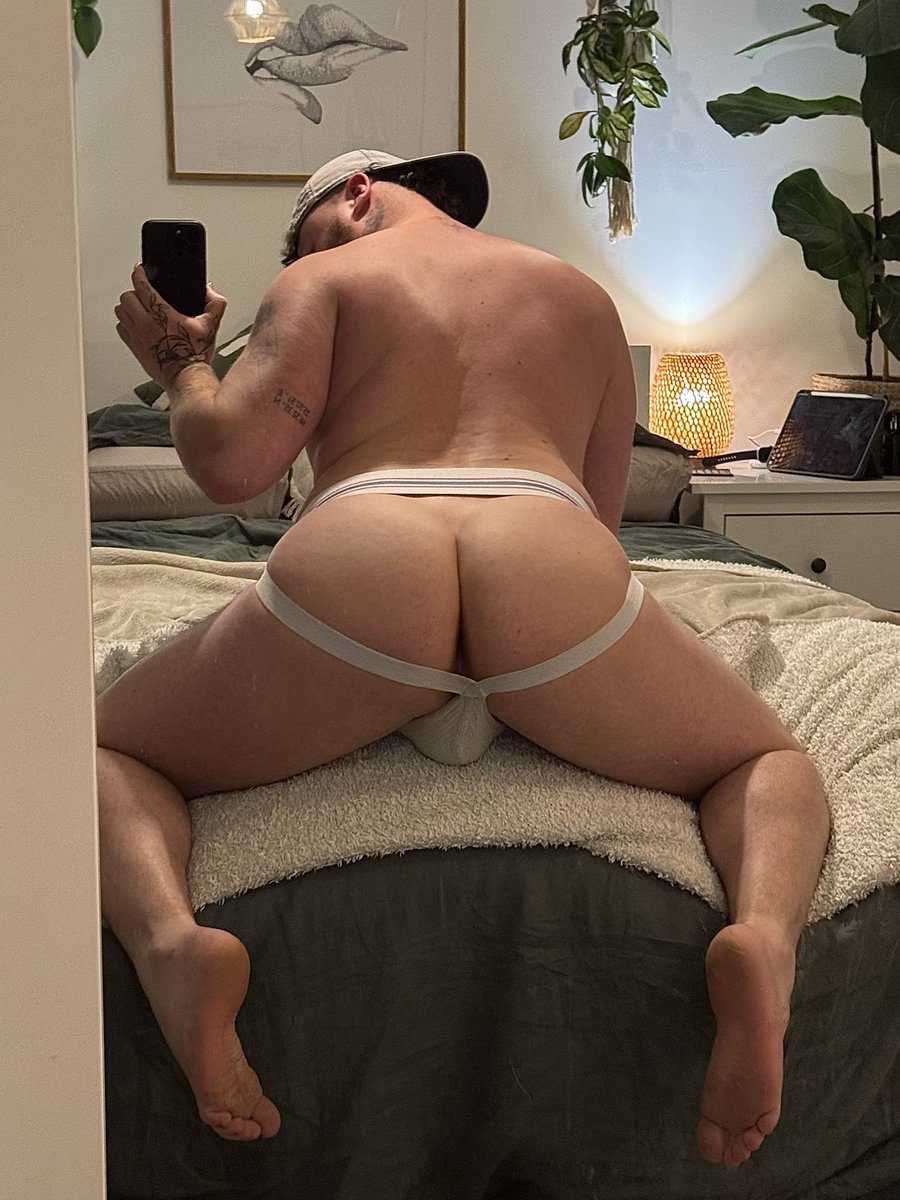 No caption just wanted to show off my ass🤷🏻‍♂️