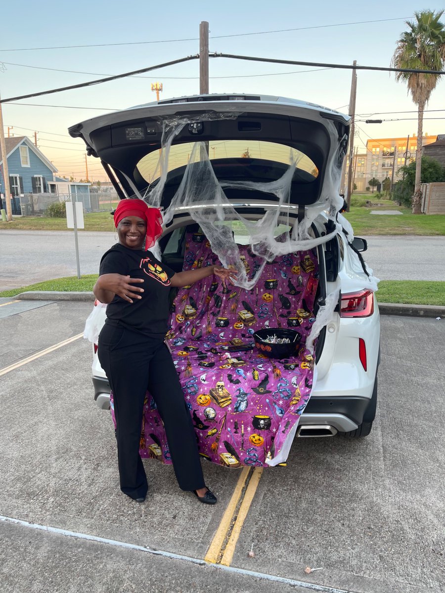 UTMBinnovations's tweet image. Innovation isn’t scary.. unless your prototype comes alive!🧟‍♂️

Trunk or treat was a huge success. 
Wishing everyone a safe and imaginative Halloween from the Office of Innovation! 🎃🍬
#create #innovate #teamfun #AI