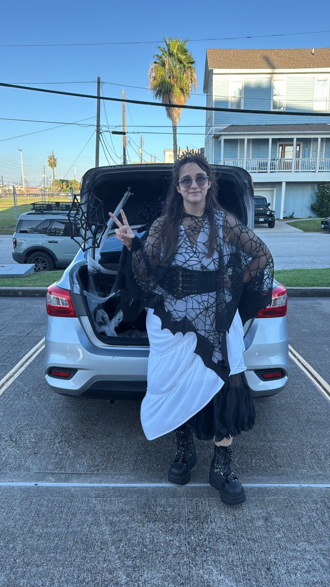 UTMBinnovations's tweet image. Innovation isn’t scary.. unless your prototype comes alive!🧟‍♂️

Trunk or treat was a huge success. 
Wishing everyone a safe and imaginative Halloween from the Office of Innovation! 🎃🍬
#create #innovate #teamfun #AI