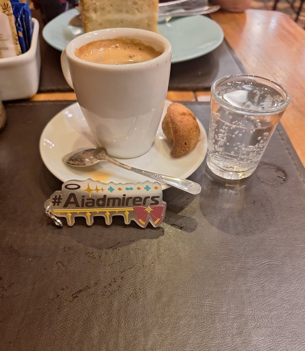 yesterday i had my last (in person) cup of coffee with my bestie <a href="/kinkydred/">Garcia 🦋🐕🐣 | ⁠ᘛ⁠⁐̤⁠ᕐ⁠ᐷ</a> before leaving for my PhD in the fictional continent of Europe. It was bitter. I cried a bit.