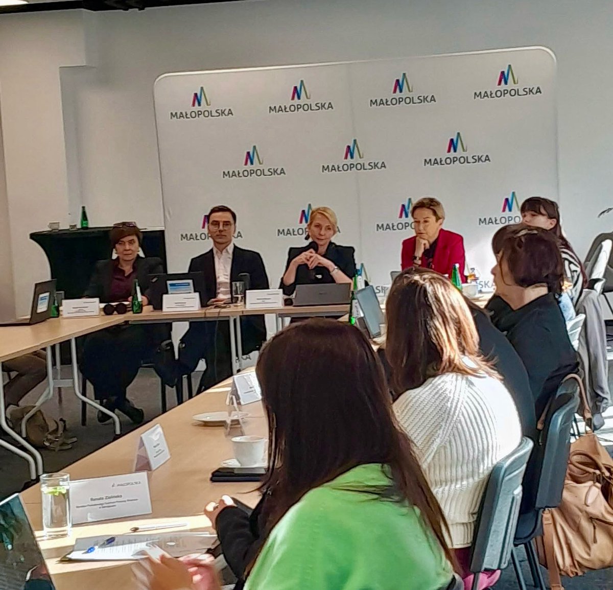 PTocka's tweet image. Kolejne spotkanie Zespołu Strategicznego ds. aktualizacji Regionalnego Planu Rozwoju Usług Społ. i Deinstytucjonalizacji w Małopolsce za nami.
Rozmawialiśmy o wyzwaniach DPS-ów i rozwoju mieszkań wspomaganych.
To ważny krok w stronę usług bliżej ludzi. 
#TockawSejmiku