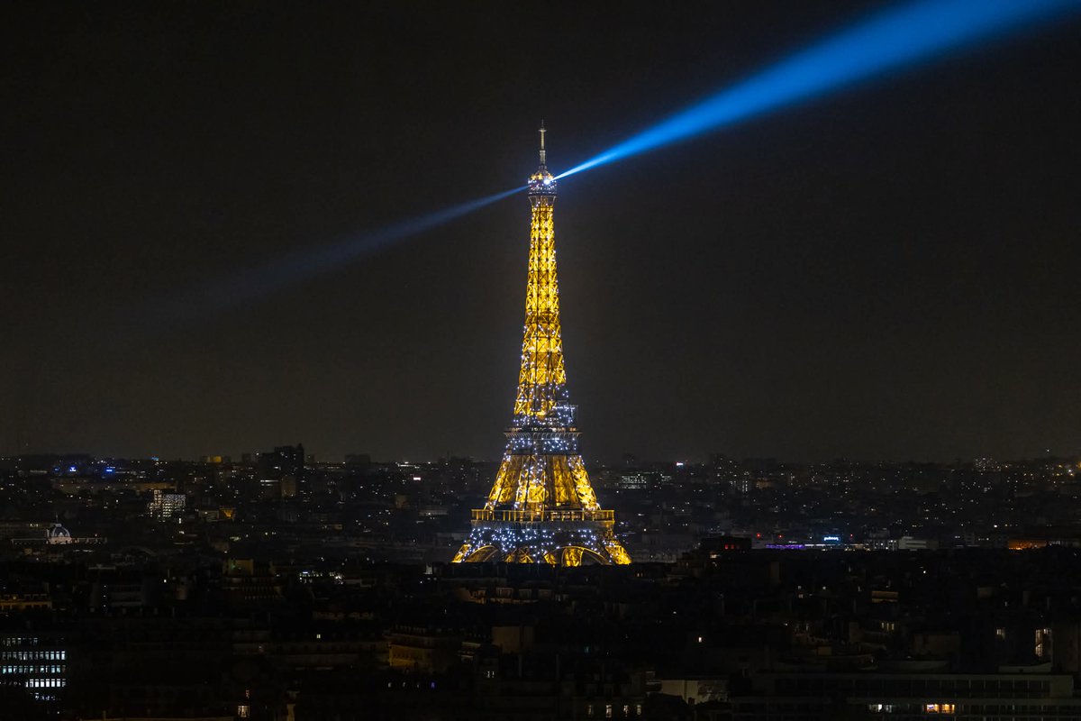 BP_Chua's tweet image. Eiffel Tower
#Paris #France #EiffelTower #Europe #photography #Canon #night #illuminated #travel #landmark