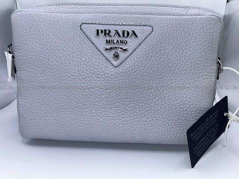 GCSurplus_PSPC's tweet image. Calling all fashionistas! ✨

This #Prada Bandoliera Fiordaliso bag is compact, chic and luxurious. Crafted from premium leather, it features an adjustable strap, a sleek zip closure and the iconic silver-tone Prada logo. 👜

Snag it on #GCSurplus ➡️ ow.ly/NThZ50Xkswo