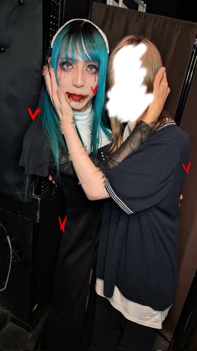 My DAMNED 2shots ｡⁠◕⁠‿⁠◕⁠｡
I only got 4 tickets for them 
Kou really scared me why is he so tall...