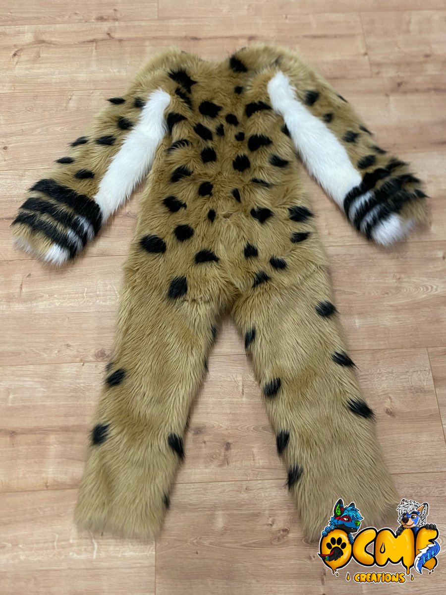 Der Plantigrade Body des Geparden ist fertig 

The cheetahs plantigrade body is finished 

#Fursuit #Fursuitmaker #Furry #Furrie #Furryfandom