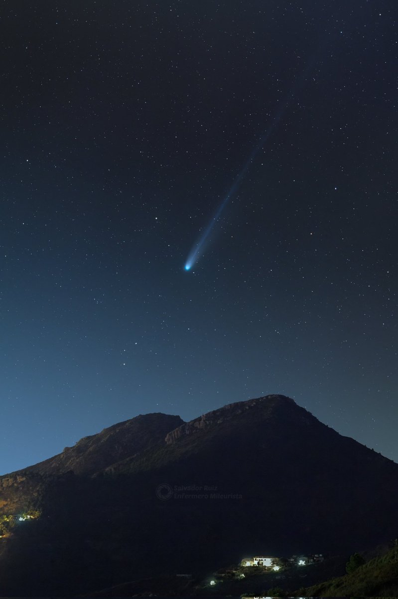 Hoy en #cielosESA...

<a href="/duemileurista/">Enfermero Mileurista🌛</a> nos envía esta bonita imagen del cometa c/2025 A6 Lemmon sobre el malagueño Monte de San Antón

¡Muchas gracias <a href="/duemileurista/">Enfermero Mileurista🌛</a> por tu foto!

Etiqueta tus 📸📸 con #cielosESA