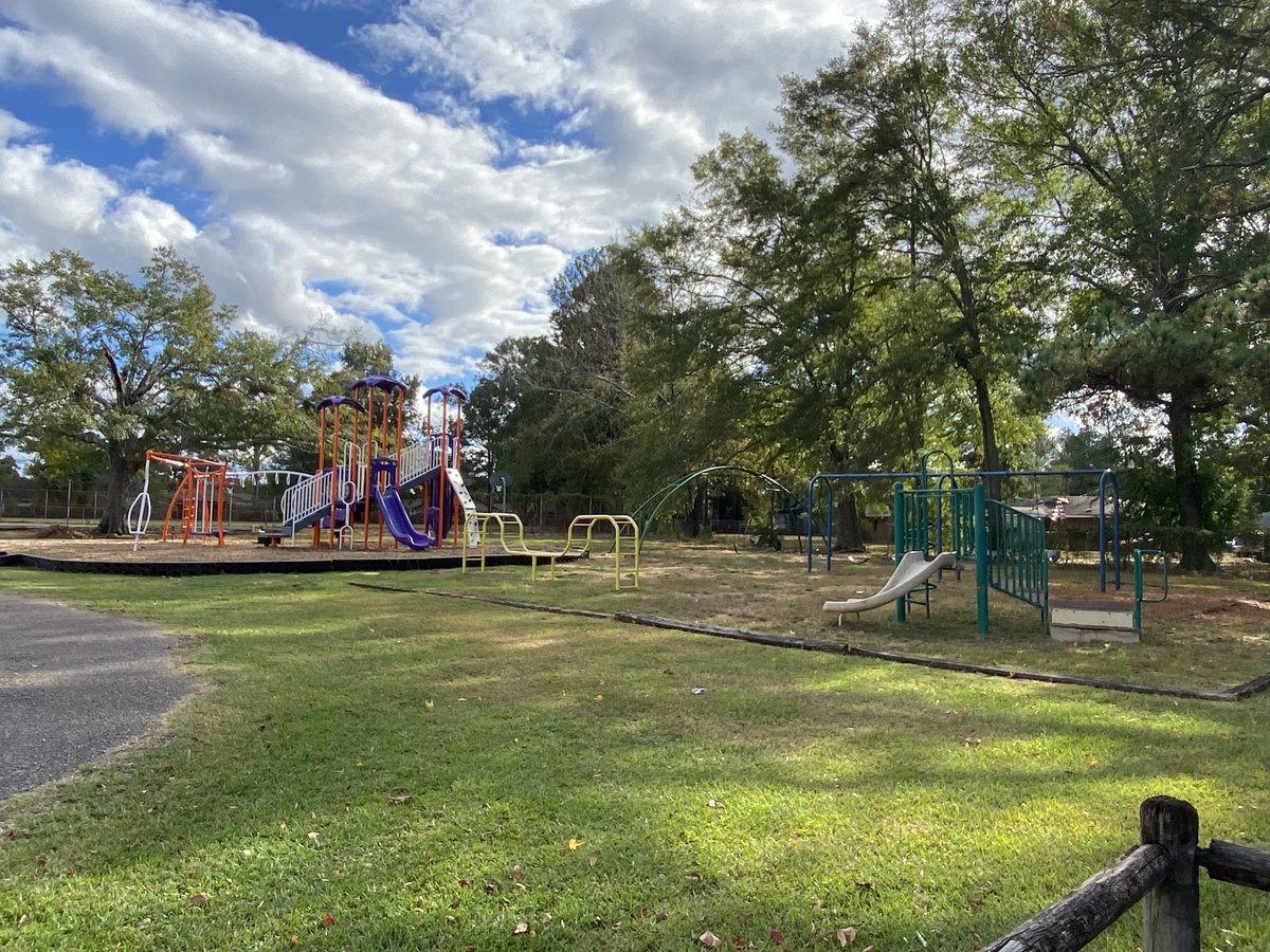 montgcitypandr's tweet image. Have you been out to Calhoun Park (Twin Gates) recently? The playground has gotten a much-needed facelift and looks so much better! Keep your eyes on our socials for future playground updates and news!

#ourmgm #funinmgm #playtime