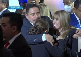 Me contaron que la rata Rony López <a href="/SectorJusticia/">AMG</a> en estado de embriaguez se jactaba de haber usado a <a href="/BArevalodeLeon/">Bernardo Arévalo</a>, a Leyla Lemus y a Molina  Barreto. Lo que le pidió a chucho triste 💰no fue ni la sombra de
Lo que le dio a los magistrados para intentar joder al juez Orellana