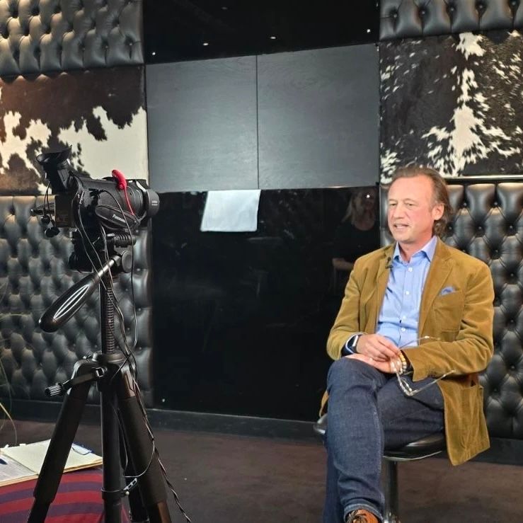 ThisWeekinFM's tweet image. A little behind the scenes shot of our #SpotlightInterview with Simon Tushingham-Jones from simPRO 🎞️ Watch this space! 

 #FM #FacMan #FacilitiesManagement
@simprogroup