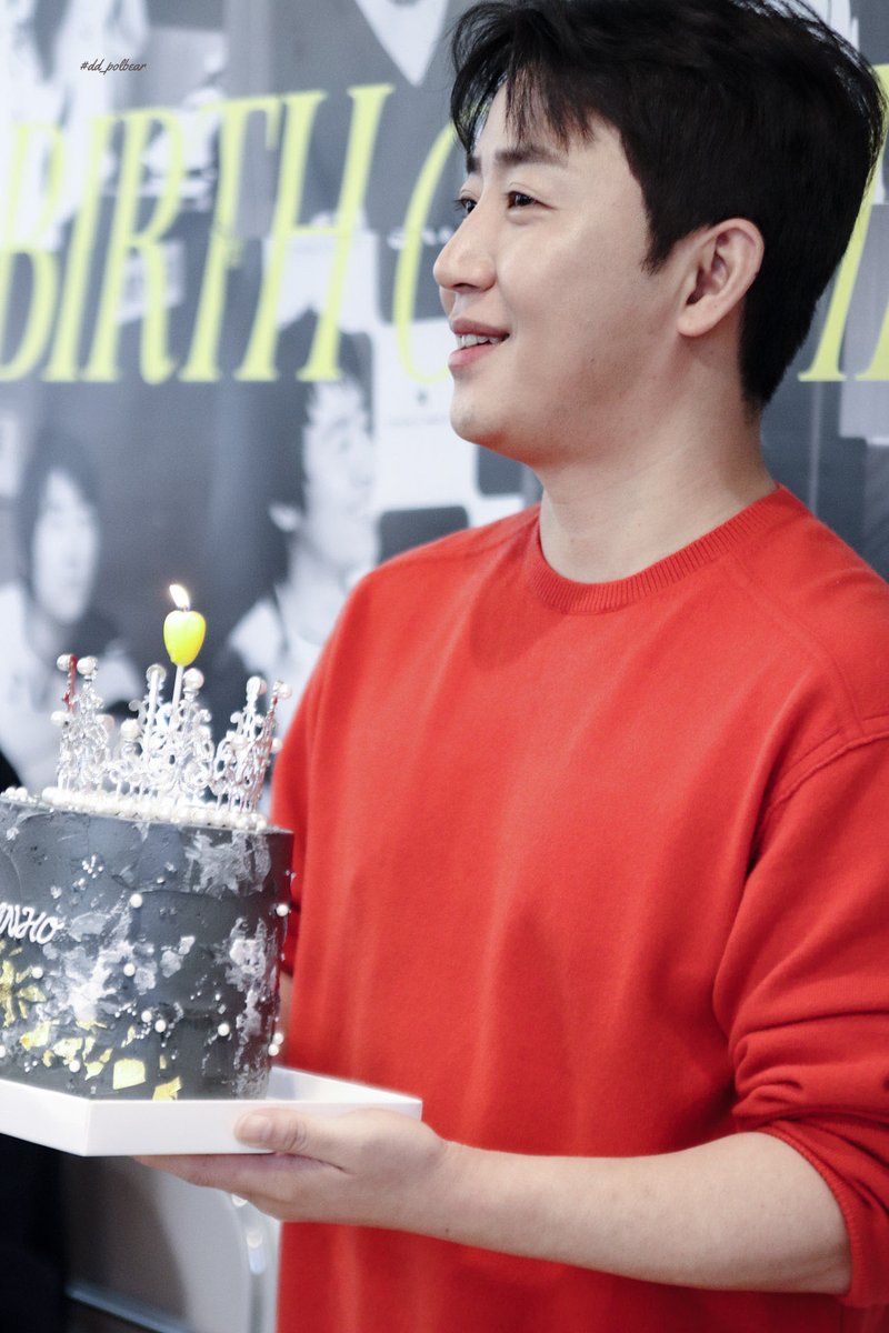 #HAPPY_YellOw_DAY

여전히 선수로, 승부사로 살아가는 홍진호의 생일을 축하합니다💛🎂