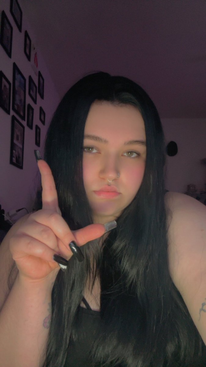 Morgen ist Halloween 🎃

Verkleidet ihr euch geht ihr weg was habt ihr geplant 😈

#findom #money #sklave