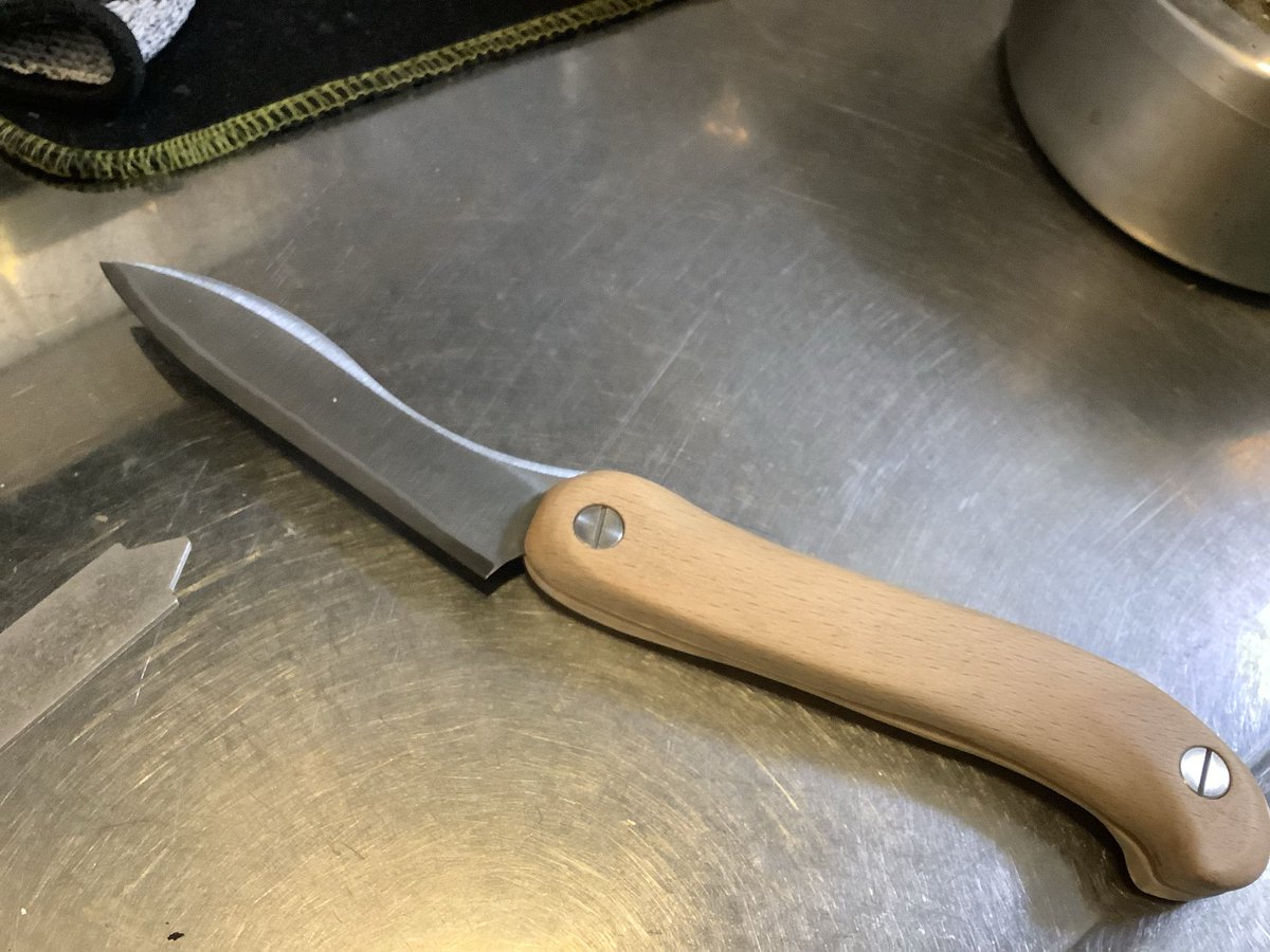 kichigaineco's tweet image. フェデカのナイフキット🐾帰宅後ハンドル削ってたらこんな時間だわ笑🐾ネット漁ったらカッチョいいデザイン多かったんであえてキッチンナイフっぽくしてみたり🐾