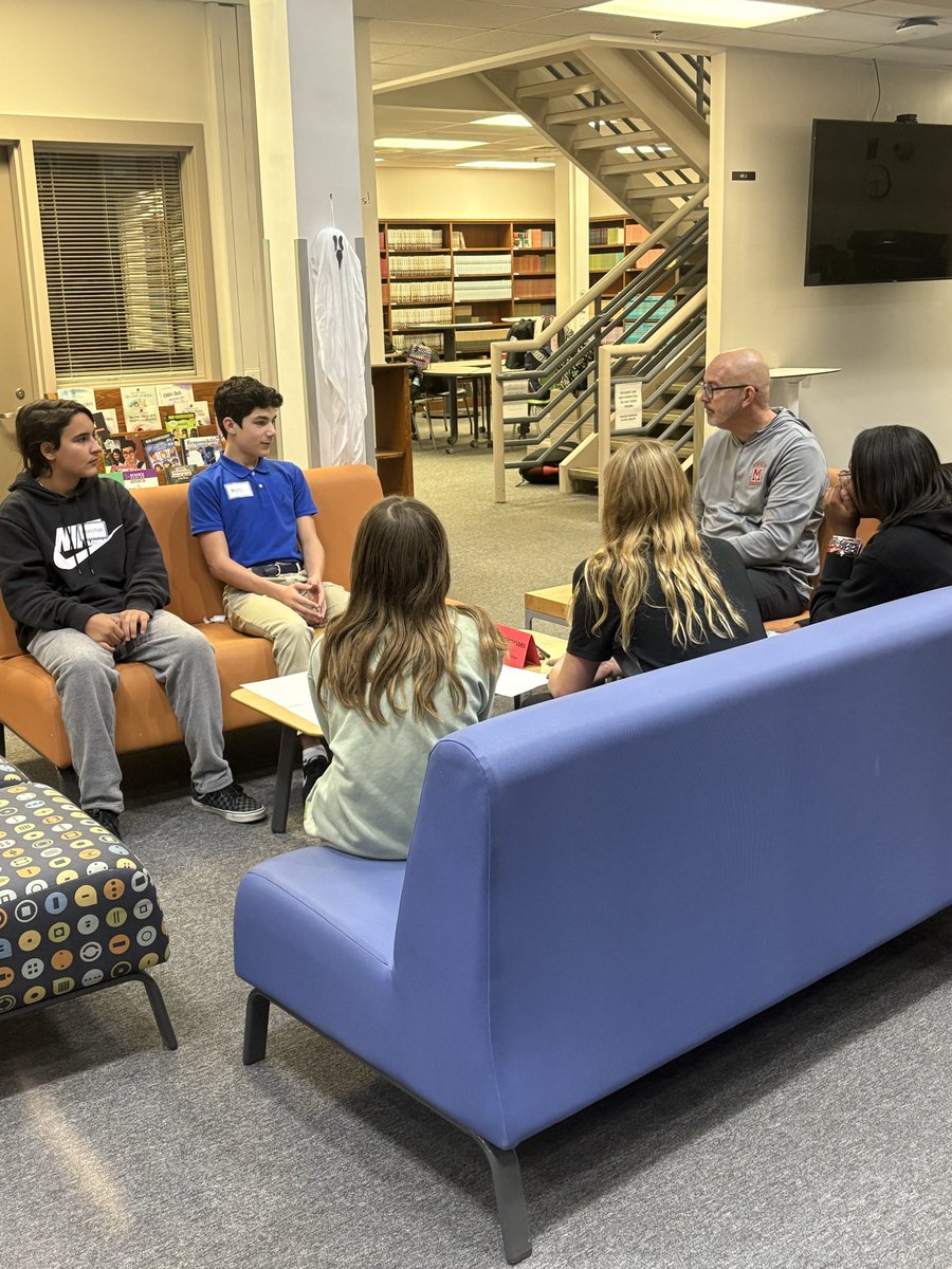 Lisa Van Curen tweet media