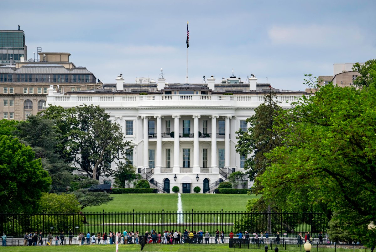 It has burned, been rebuilt, redecorated, and redefined, yet it remains more than a building. It is both home and symbol , a living reflection of the presidency and the people it represents.
.
medium.com/@drsamgoldstei…
#whitehouse #whitehouserenovation #change