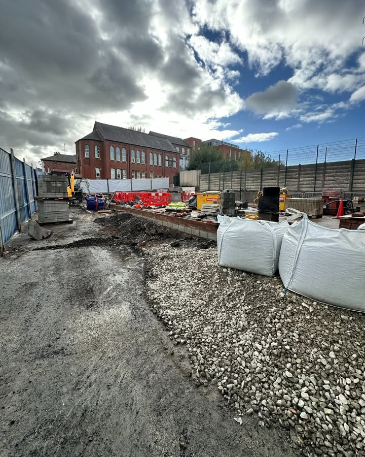 Shortconstruct's tweet image. We are proud to play a key role in Stockport’s regeneration, delivering 45 new apartments for Britannia Group. 

Construction is underway, led by Paul Hunter, Site Manager and team, with completion due end of 2026! 

#Stockport #Construction