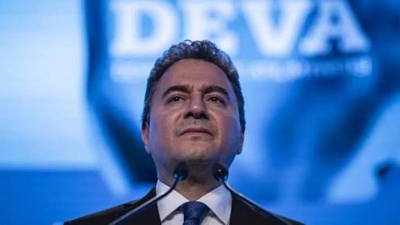 Ali Babacan’ın dürüstlüğüne sahip olursanız.
Eninde sonunda helallik isteyenler olur.
Zor olan her şeye rağmen doğru dura bilmek