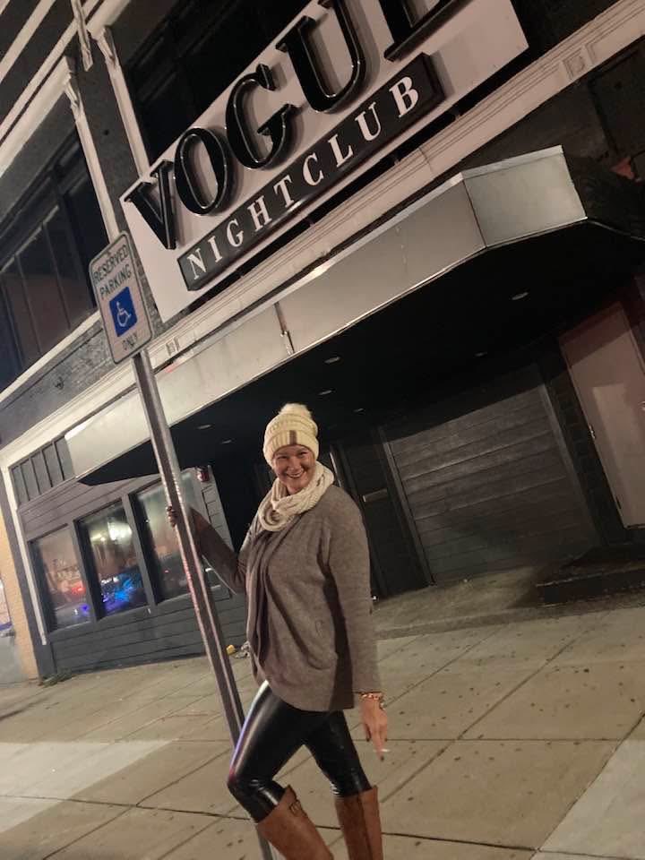 benholdenpxp's tweet image. Help me in wishing this hard working, strong, funny, &amp;amp; caring woman a very happy birthday today! Hope you have a great birthday Owens, you deserve it! Love you and thanks for all you do for us and our boy Geronimo! Happy birthday Owens! 💯🎂🎉🎈❤️
#happybirthday #yourday #owens