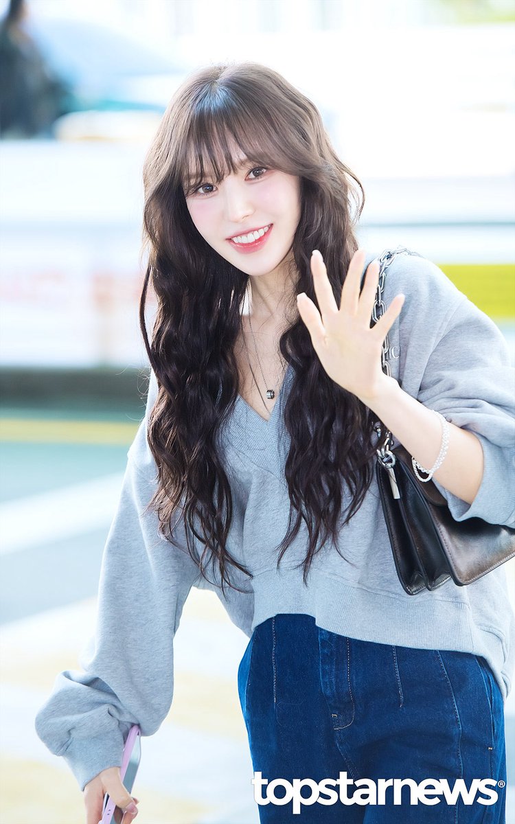 alligator_0801's tweet photo. このウェンディ様スタイリングが神がかってる…もうお祭りをするべきよ🥺🥺🥺 https://t.co/FGvelQk27P