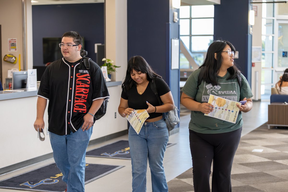 🕒 No time or money for college? Lemoore College makes it possible with flexible Work-Study programs and financial aid designed for you. Build your skills and your paycheck simultaneously—your future is waiting!
Explore here: westhillscollege.com/lemoore/blog/p…
#FlexYourFuture
