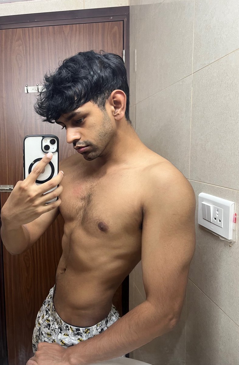 MONOSEXUA's tweet image. Back and forth ⬅️➡️