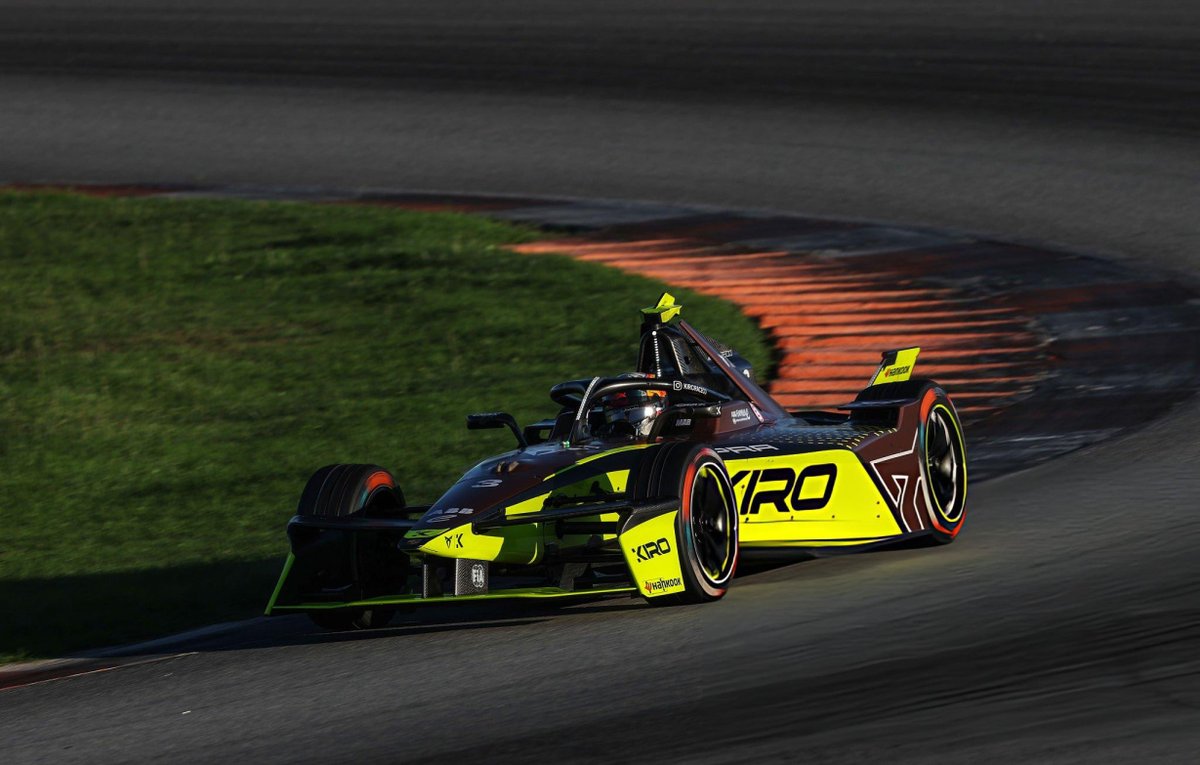 PMartiUpdates's tweet image. 📷🇬🇧| Pepe has officially completed his first pre-season tests as a Formula E driver

📷🇪🇸| Oficialmente Pepe ha completado sus primeros test de pretemporada como piloto de Fórmula E

©️ Jake Grant, Andrew Ferraro &amp;amp; Simon Galloway

#FormulaE #FETesting #CupraKiro #PepeMarti