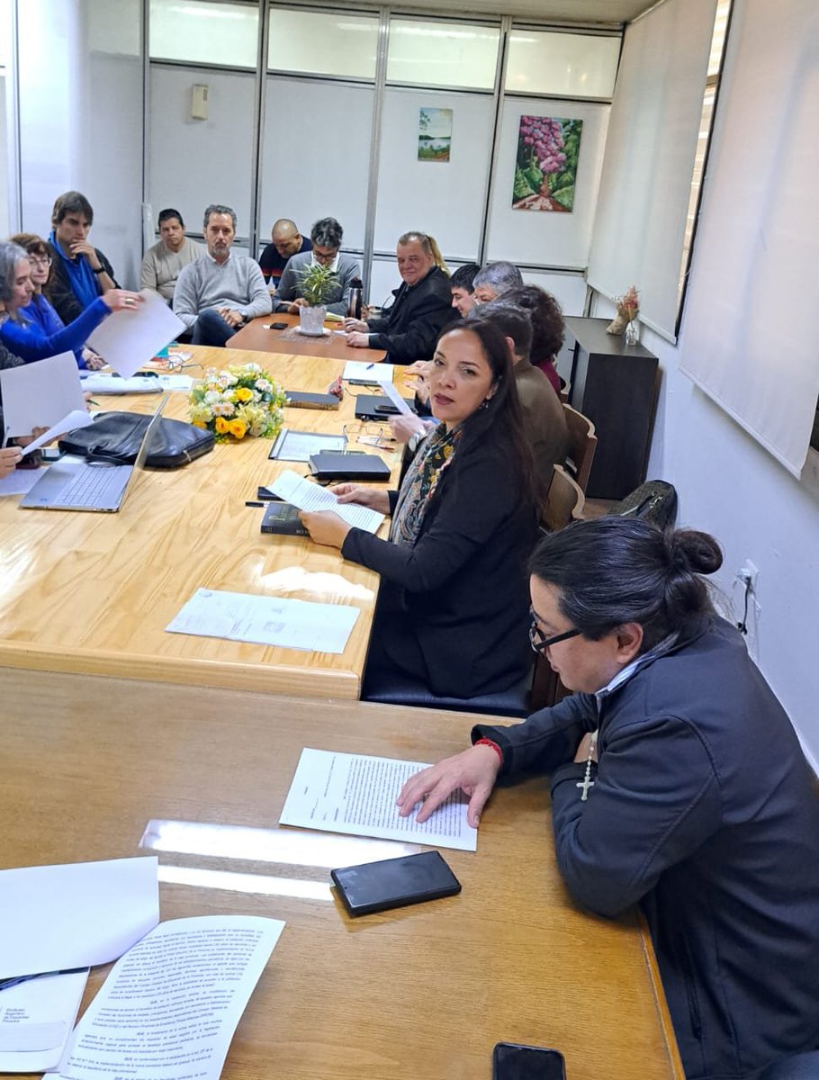 DECRETO N° 1953 RÉGIMEN JUBILATORIO PARA BEDELES, PRECEP, SEC. PRO-SEC. Y BIBLIOTECARIOS.
Acceso al beneficio de la jubilación. Un reconocimiento y acto de justicia que la UDPM siempre mantuvo en discusión. Diálogo y consenso, defendiendo los intereses del colectivo docente.