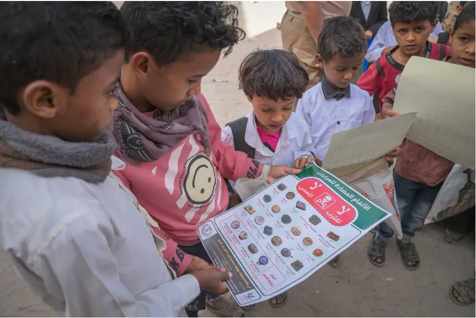 Masam_ENG's tweet image. &quot;We design for everyone, not just those who can read,&quot; says Retief Horn, Project Masam Deputy MD.
➡️ Read more how Project Masam’s inclusive #EORE model sets the standard for #MineAction in #Yemen, from community networks to colour-coded #warning signs and illustrative photos, to…