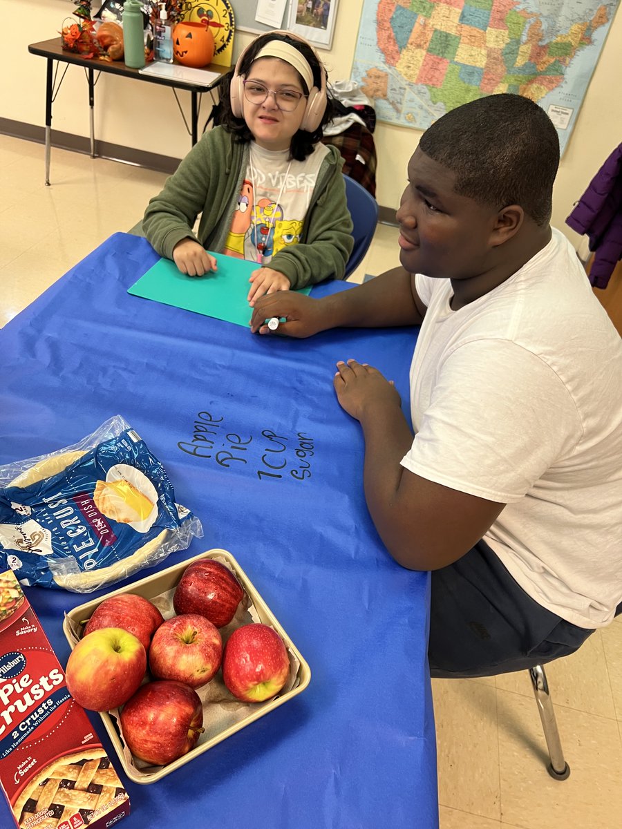JamestownMiddle's tweet photo. ๐โจ Fall is in the air, and Szalc's class is whipping up some mouthwatering apple pies! ๐ฅง๐ Who's ready to indulge? Share your favorite fall recipes below! ๐๐ #FallBaking #ApplePie #Tigers #AutumnVibes #Yum https://t.co/dmZ1zr2U77