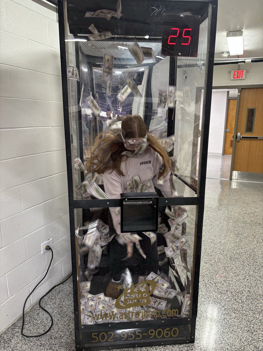 LCHS math students were able to enjoy the “Money Tree” activity brought to us by LC Champions.  This activity allowed students to earn 💰💸 and then deal with real life concsewuences from drugs and alcohol to see how that can impact them financially‼️

#OurPrideOurSuccess