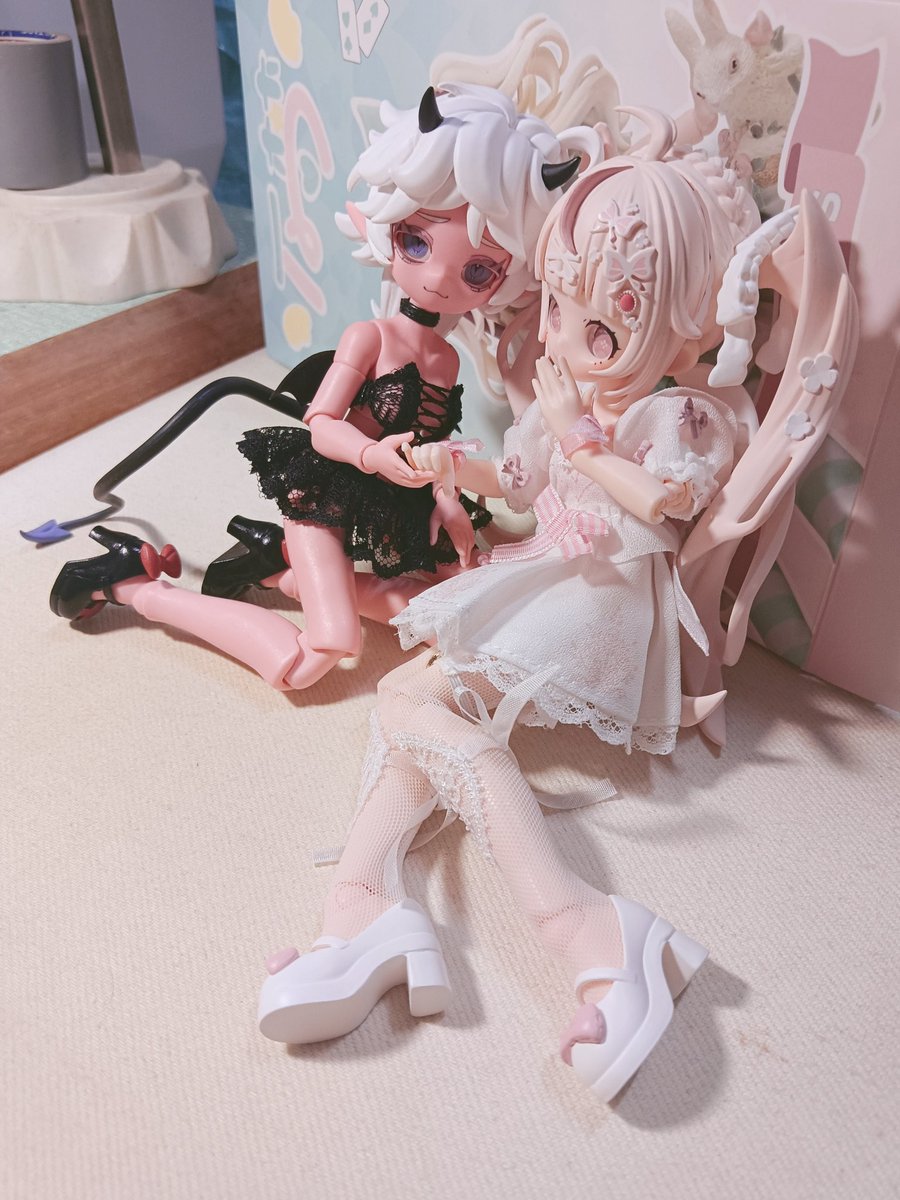 aNemoNePingC's tweet photo. 😇😈
#萬夢 #SugaryGirls #上倉eku #莉絲特
#惡魔角 #DevilsHorn #雛茲町 #貝貝利爾 https://t.co/3jqNZ9IdHC