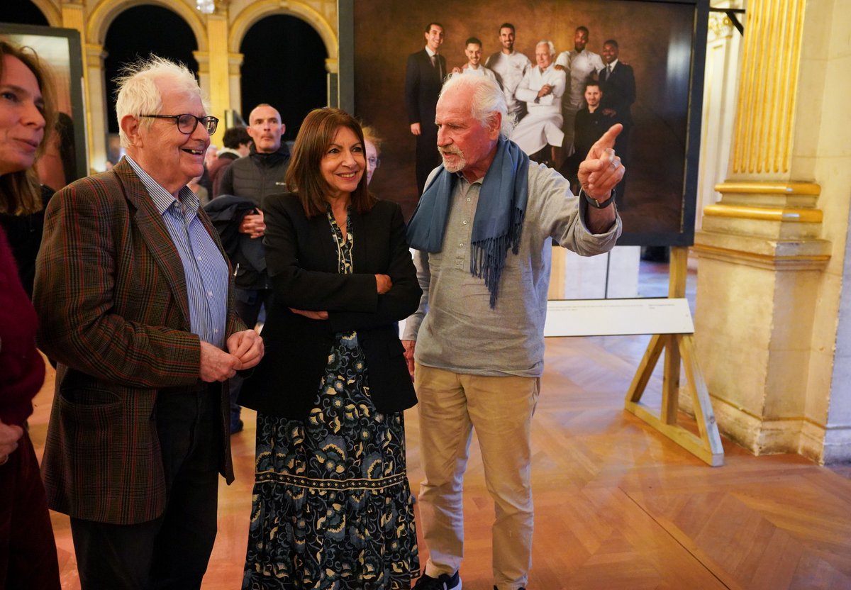 Découvrez l'exposition de <a href="/Yann_A_B/">Yann Arthus-Bertrand</a> et Hervé Le Bras "France, un album de famille", portée par la @FGoodPlanet et présentée au coeur de l’Hôtel de Ville de Paris jusqu'au 2 novembre !

Entrée libre et gratuite : canon.sm/4qBgyPn 
📷Anne-Sophie Guebey 
©Yann Arthus-Bertrand