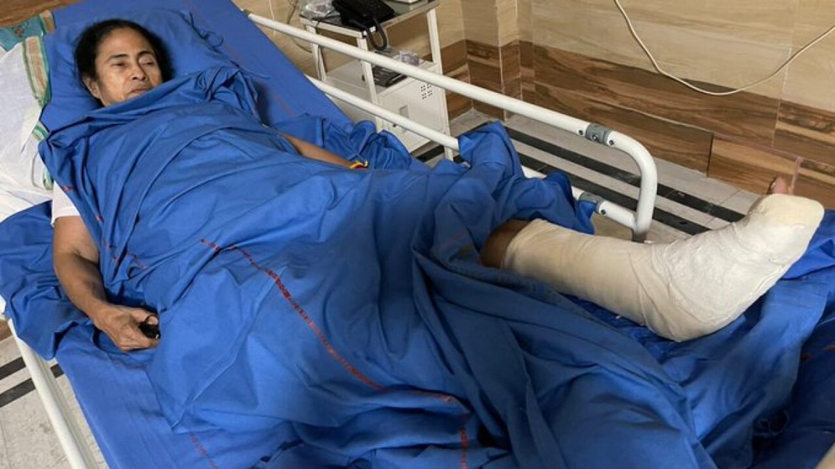 Vicky_pihu's tweet image. प्रशांत किशोर 👇
बंगाल  : - ममता का पैर तोड़ दिया 
दिल्ली : - केजरीवाल को लपड़ मरबा दिया 
 और अब बिहार मे - चुनावी लाभ के लिए हत्या!!
#AnantSingh #dularchandyadav 
#BiharElection2025 #JanSurajParty