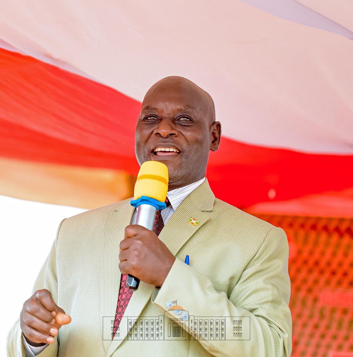 NtareHouse's tweet image. &quot;Les héros du Burundi n’ont pas reculé devant les défis; à notre tour, rien ne doit nous détourner du combat pour bâtir notre pays&quot;. S’inspirant de ce thème, S.E @GeneralNeva a exhorté les Bagumyabangas à demeurer engagés, déterminés et guidés par Dieu pour l’édification du pays.