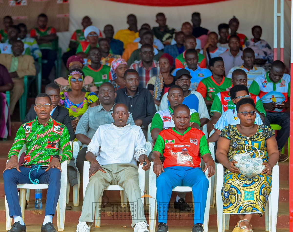 NtareHouse's tweet image. &quot;Les héros du Burundi n’ont pas reculé devant les défis; à notre tour, rien ne doit nous détourner du combat pour bâtir notre pays&quot;. S’inspirant de ce thème, S.E @GeneralNeva a exhorté les Bagumyabangas à demeurer engagés, déterminés et guidés par Dieu pour l’édification du pays.