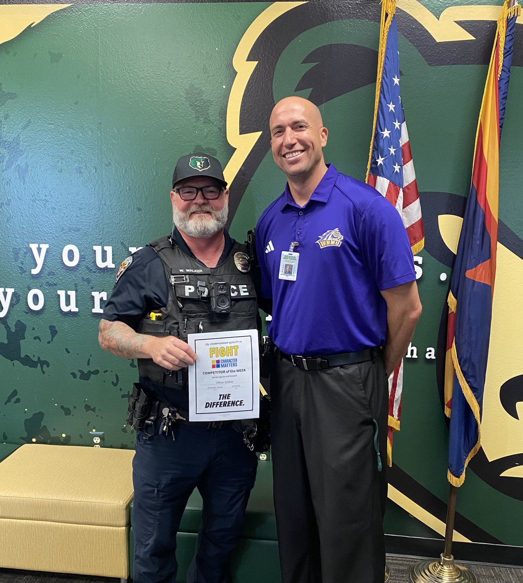 MarquesReischl's tweet image. 🚨Basha HS Character Matters🚨
Staff recognized Officer Walker for the character trait Fight. Officer Walker is a great exemplar of this trait, he is always representing our students and working for what is right for them! 
🐻❤️
#CHARACTERMATTERS #THEDIFFERENCE
