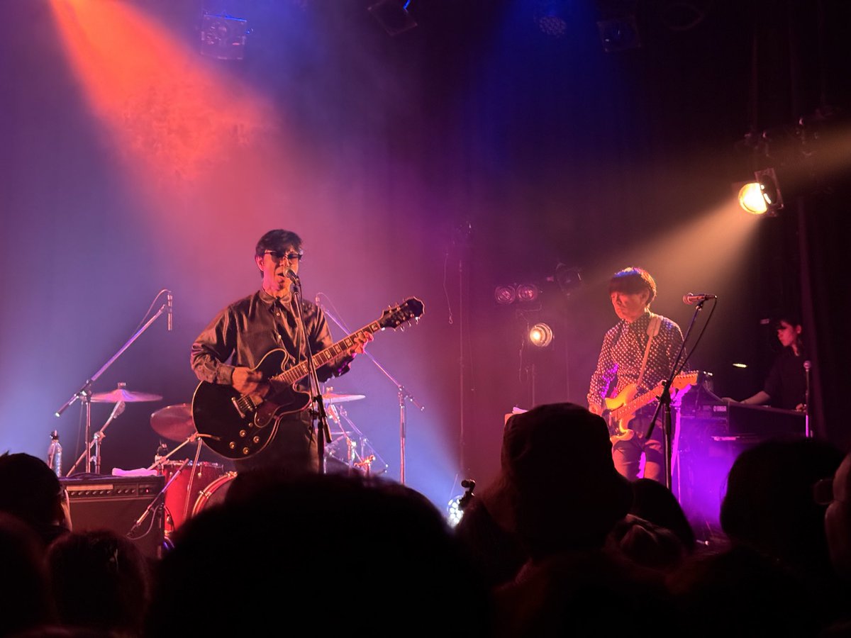 Velludo振替公演@代官山UNIT
Velludoは楽曲が良いしギターがカッコいい。Corneliusとは全然違う縦ノリのロックな小山田さんのギターは新鮮だった！
あと失礼ながら前座のバンドだと思っていたdipがとても良くて、最高の2マンでした！