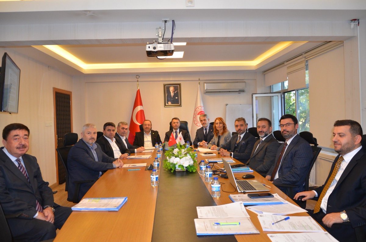 Yetkili Sendika Toç Bir-Sen olarak, Tarım ve Orman Bakanlığı Personel Genel Müdürlüğü ile 2025 yılı Ekim ayı Kurum İdari Kurulu Toplantısını gerçekleştirdik. 

Başta Ünvan Değişikliği Sınavı  olmak üzere, çalışanlarımızın talep ve sorunlarına ilişkin konuları görüştüğümüz KİK