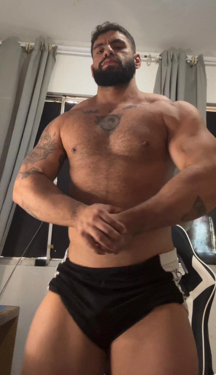 Theerwin1_'s tweet image. While I rest, you will fulfill your birthright, so your life will have some meaning...🤑💸

throne.com/erwin_
-
livepix.gg/erwin

🤑 🤑 🤑⛓️🐩