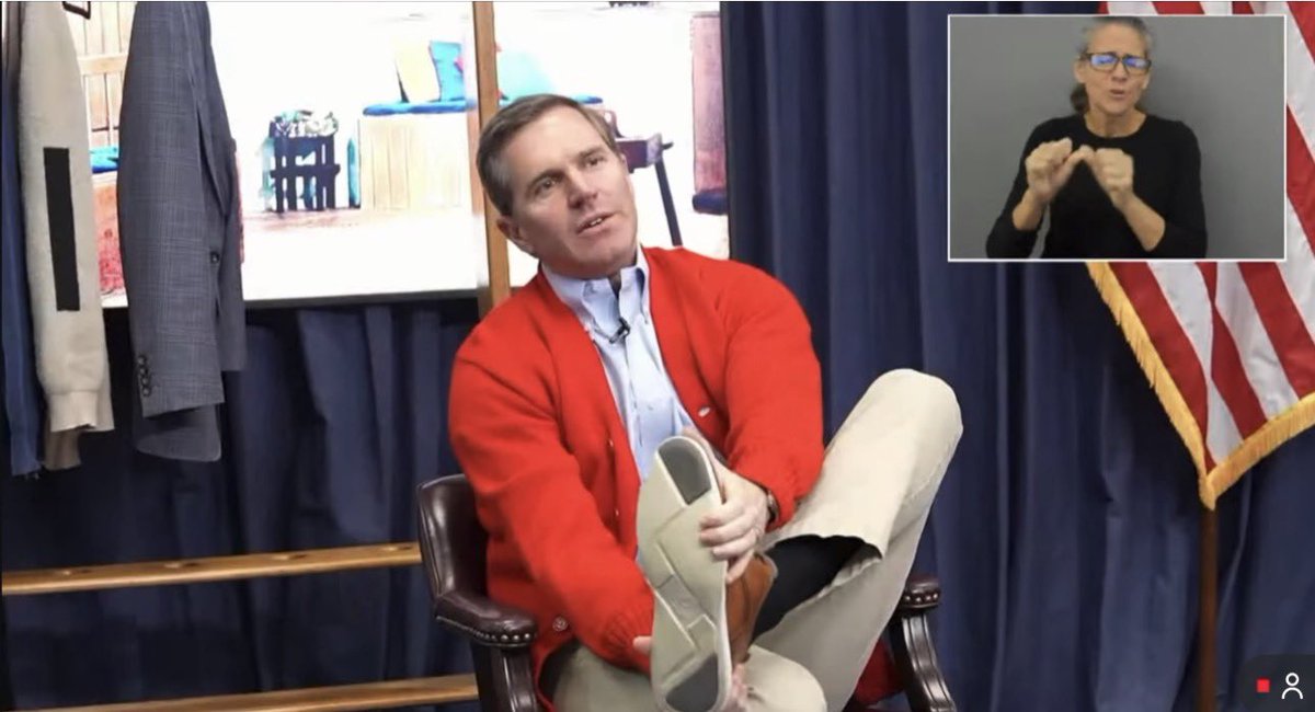 MarioAndersonTV's tweet image. Governor Andy Beshear shows up to deliver his weekly ‘Team Kentucky’ update dressed as Mr. Rogers from Mr. Rogers Neighborhood. #kygov
