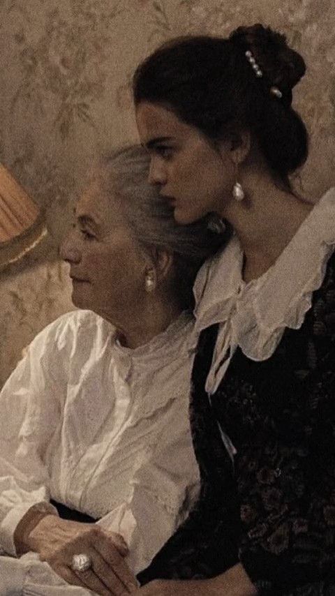 -
الأشياء تنتهي لكن الذكريات تدوم للأبد .

تقول أمي : يّـصبرنا على ما يوجع النسيان
و انا ادري ذاكرة امي هي أكثر شي يوجعها