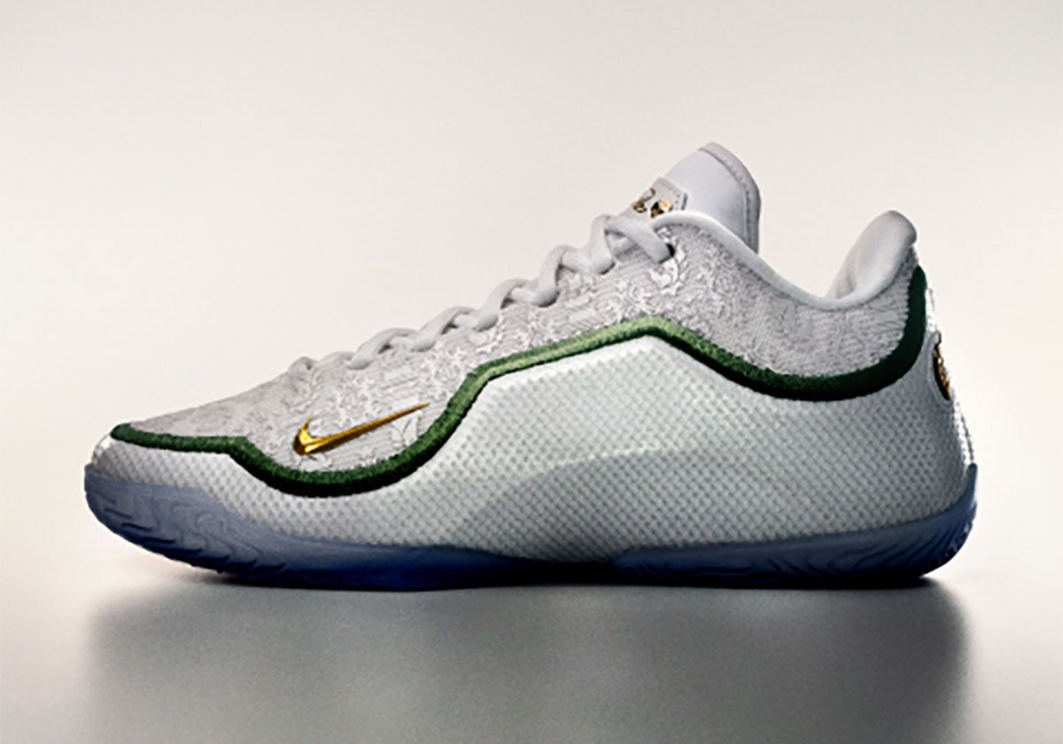 SneakerNews's tweet image. FIRST LOOK: Nike LeBron 23 "From This Point Forward" 🍀 

ℹ️ Reaching back to the 2002 Sports Illustrated cover and the tattoo James got shortly after 

Read more: buff.ly/E1Qgc8r