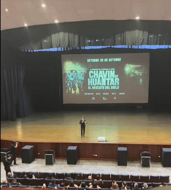 criticademonica's tweet photo. ¿A cuánto le alquiló el auditorio del Pentagonito a la producción de la película Chavín de Huantar para su avant premier? ¿O fue gratis? ¿O sí es una película financiada por el Ejército? ¿Lo aclaran? #CinePeruano https://t.co/P0FCeDj2Rg