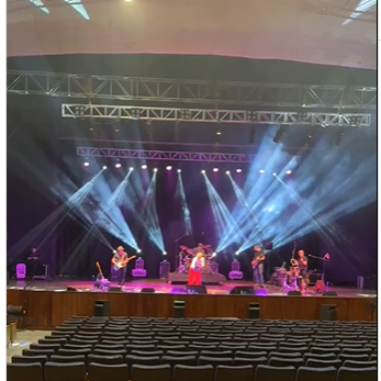 criticademonica's tweet photo. ¿A cuánto le alquiló el auditorio del Pentagonito a la producción de la película Chavín de Huantar para su avant premier? ¿O fue gratis? ¿O sí es una película financiada por el Ejército? ¿Lo aclaran? #CinePeruano https://t.co/P0FCeDj2Rg