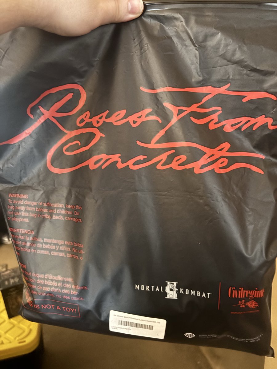 joeyjharold's tweet image. New shirt just arrived #MortalKombat #mortalkombat2 #mortalkombatmovie #JohnnyCage @noobde @Todd_Garner