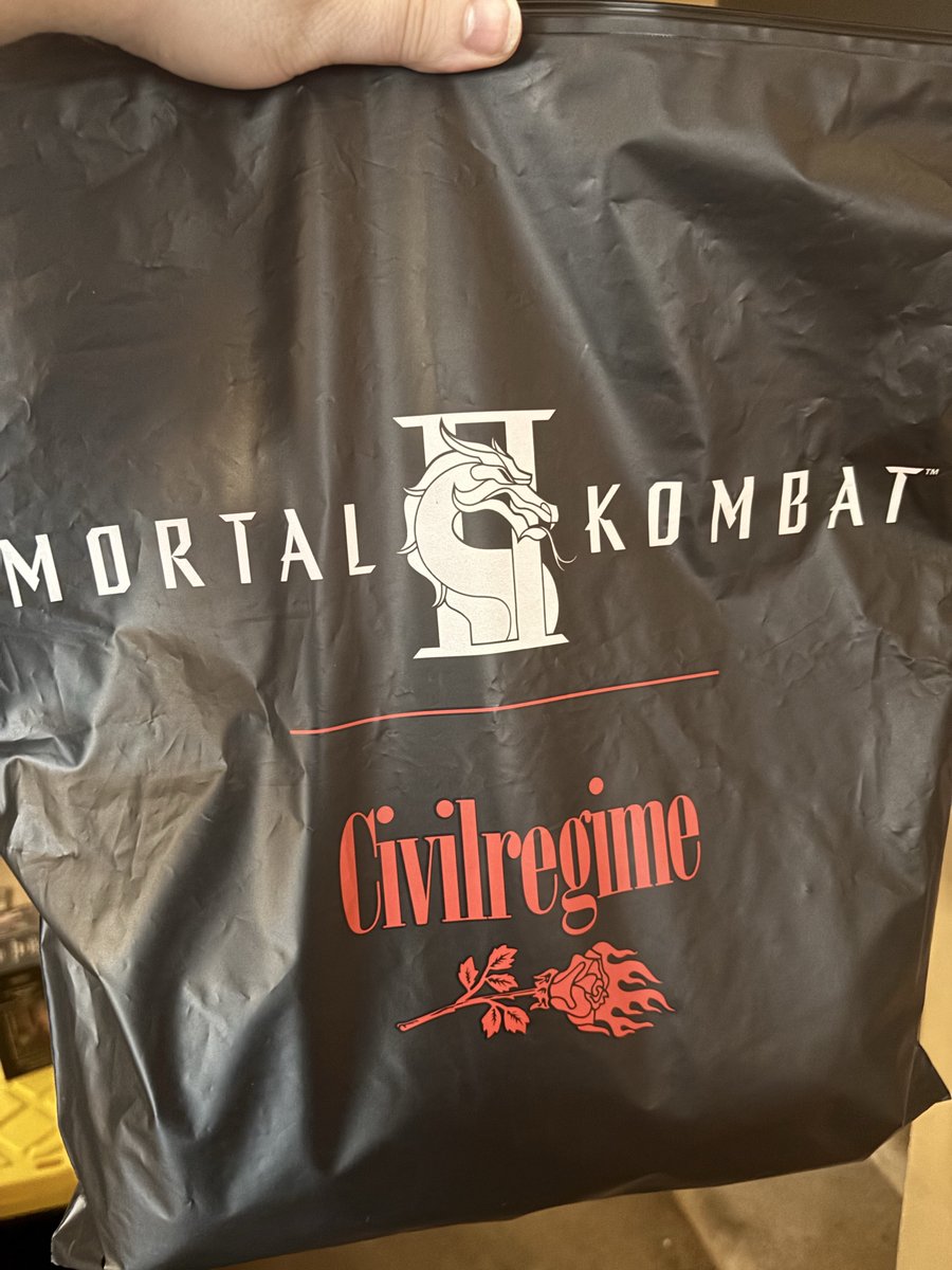 joeyjharold's tweet image. New shirt just arrived #MortalKombat #mortalkombat2 #mortalkombatmovie #JohnnyCage @noobde @Todd_Garner