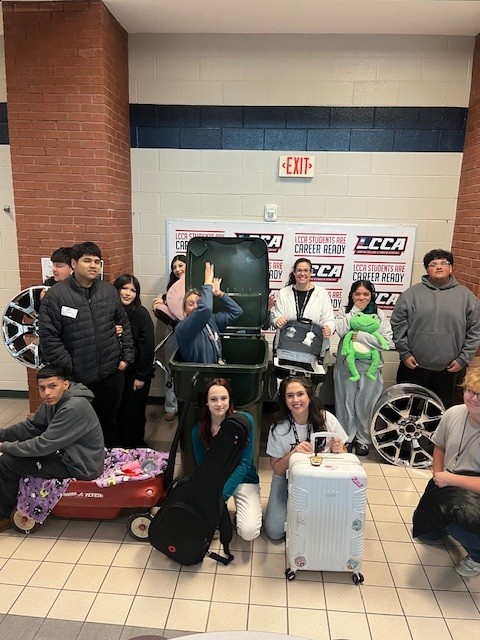 LCCA_HS's tweet image. ANYTHING but a #backpack DAY for #Spirit WEEK😂🤣✅ #sourcesofstrength @Hall_Schools #creativity @GvilleHallBiz